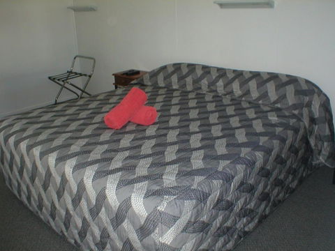 Winton Outback Motel - Holiday Sunshine Coast 2