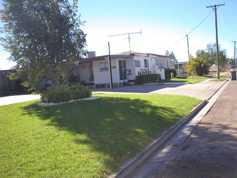 Winton Outback Motel - Holiday Sunshine Coast 1
