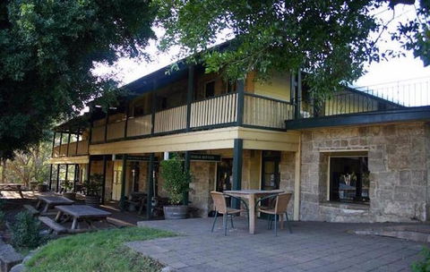 Wisemans Inn - Holiday Sunshine Coast 0