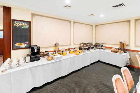 WM Hotel Bankstown - Holiday Sunshine Coast 3