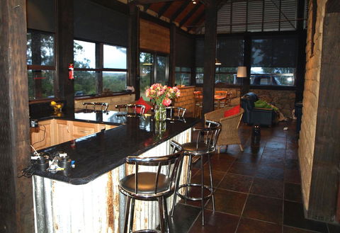 Wolfes Landing Eco Stay - Sunshine Coast Tourism 1