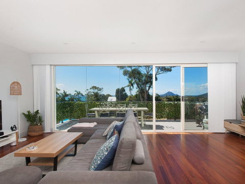 Wollomi Vues At Nelson Bay - Sunshine Coast Tourism 2