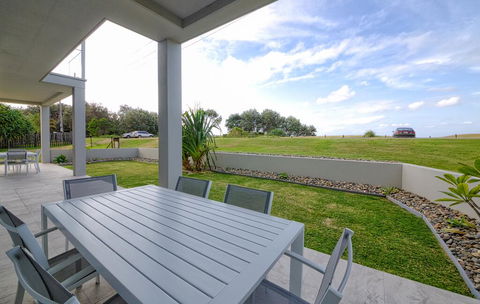 Woolgoolga By The Sea - Sunshine Coast Tourism 1