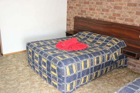 Woomargama Motel - Holiday Sunshine Coast 0