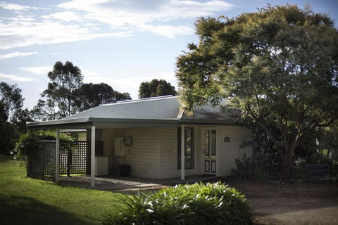Woongara Cottage - Pet Friendly Country Retreat - Sunshine Coast Tourism 1