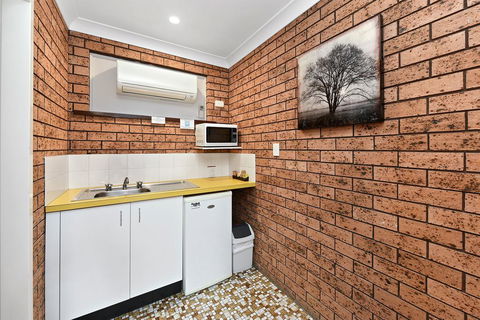 Woongarra Motel - Sunshine Coast Tourism 2