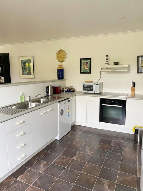 Woorim Secluded Palms Villa - Sunshine Coast Tourism 3