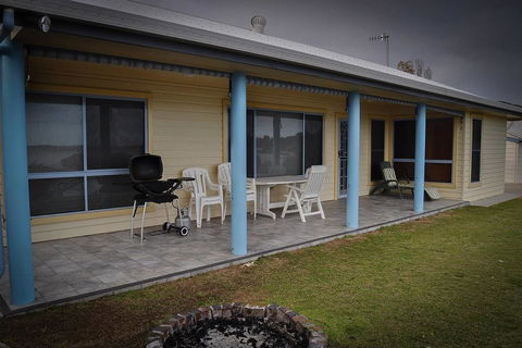 Wrightaway - Holiday Sunshine Coast 2
