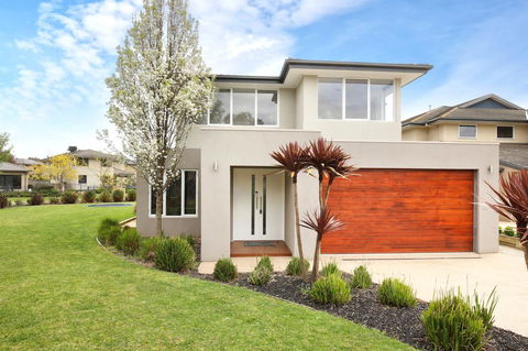 Xus Residence - Holiday Sunshine Coast 0