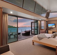 Yacht Club Villa 33 - Serenity - 4 Bedroom 4 Bathroom House Ocean Views 2 Buggies - Sunshine Coast Tourism