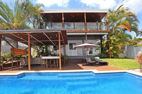 Yakola 62 - Holiday Sunshine Coast 1