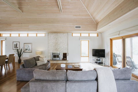 Yallingup Villas - Sunshine Coast Tourism 1