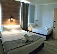 Yamba Central Hotel and Backpackers - Holiday Sunshine Coast