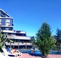 Yarra River Luxury 1BD Apartment - Sunshine Coast Tourism