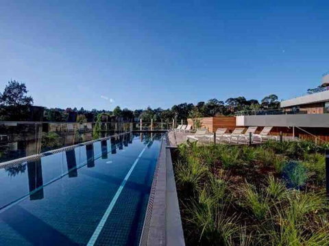 Yarra River Luxury 1BD Apartment - Holiday Sunshine Coast 3