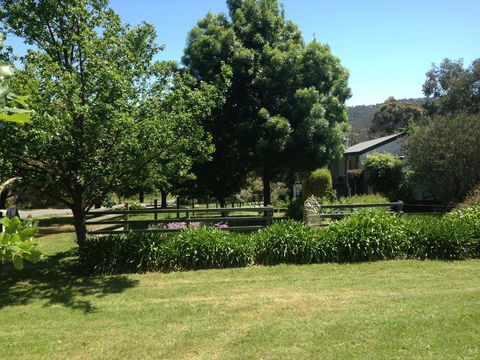 Yarra Glen Bed & Breakfast - Sunshine Coast Tourism 3