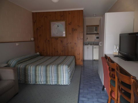 Yarragon Motel - Sunshine Coast Tourism 3