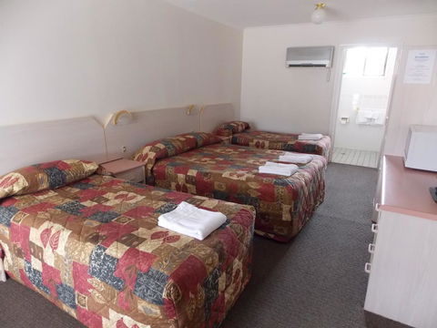 Yass Motel - Holiday Sunshine Coast 2