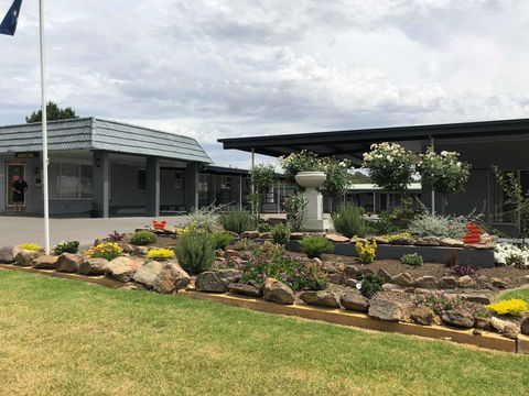 Yass Motel - Holiday Sunshine Coast 0