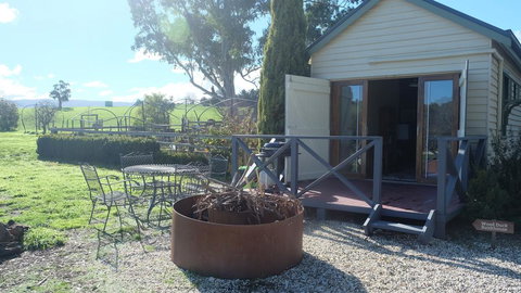 Yea Wood Duck Cabin - Holiday Sunshine Coast 1