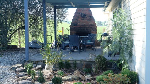 Yea Wood Duck Cottage - Holiday Sunshine Coast 0