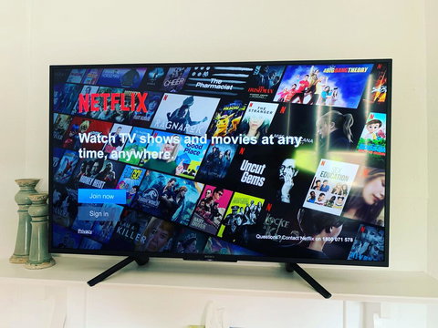 Yellow Door House Adelong - Holiday Sunshine Coast 0