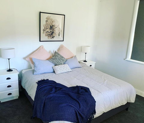 Yellow Door House Adelong - Holiday Sunshine Coast 2