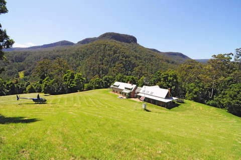 Yeola - Lush Location With River Access! - Holiday Sunshine Coast 1