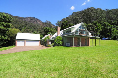 Yeola - Lush Location With River Access! - Holiday Sunshine Coast 2