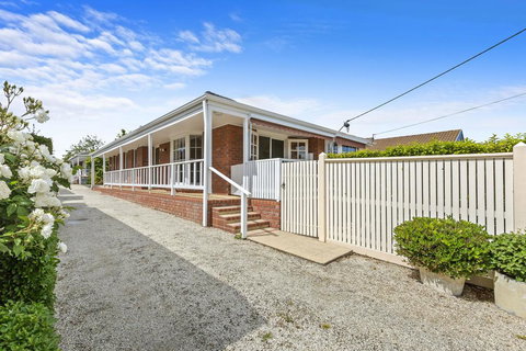 YIN-YANG - MOUNT ELIZA - Holiday Sunshine Coast 3