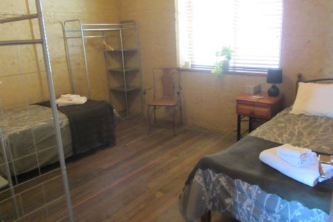 Yoga Retreat - Sunshine Coast Tourism 3