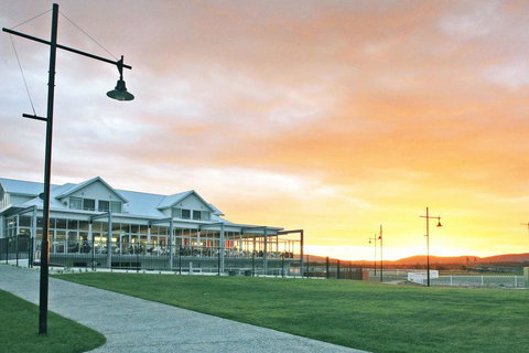 York Cove Holiday Hotel - Holiday Sunshine Coast 0