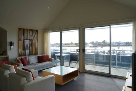 York Cove Holiday Hotel - Sunshine Coast Tourism 1
