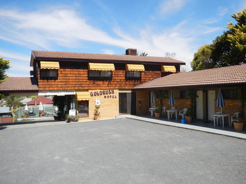 Young Goldrush Motel - Holiday Sunshine Coast 0