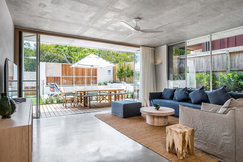 Your Luxury Escape - Driftwood Three At Clarkes Beach - Holiday Sunshine Coast 2