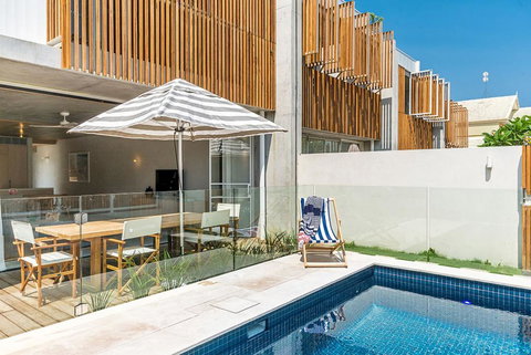 Your Luxury Escape - Driftwood Three At Clarkes Beach - Holiday Sunshine Coast 1
