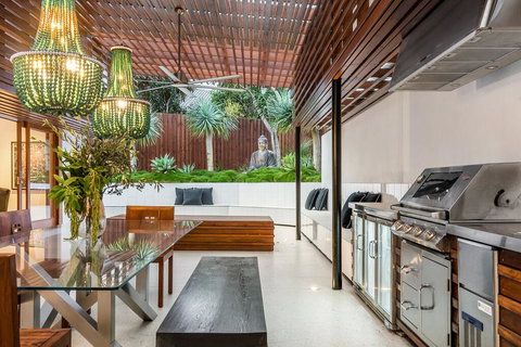 Your Luxury Escape - OneCoral - Luxury Living At Byron Bay - Holiday Sunshine Coast 2