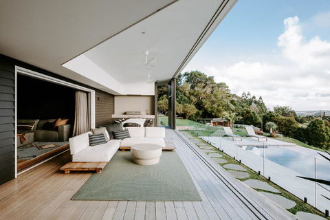 Your Luxury Escape - The Retreat - Holiday Sunshine Coast 1