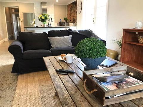 YSG The Edward Townhouse 151 - Walk To Town - Holiday Sunshine Coast 0
