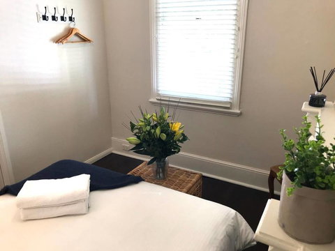 YSG The Edward Townhouse 151 - Walk To Town - Holiday Sunshine Coast 1