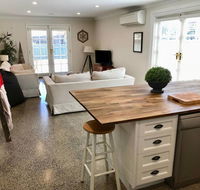 YSG The Edward Townhouse 153 - Walk To Town - Holiday Sunshine Coast