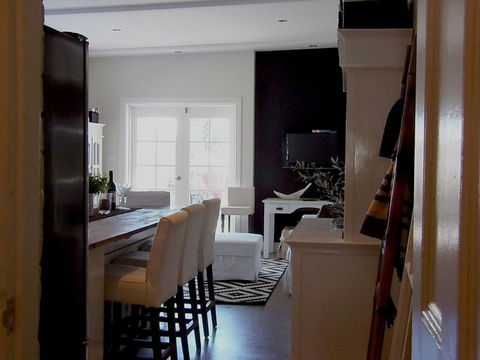YSG The Edward Townhouse 155 - Steps To Town - Holiday Sunshine Coast 2