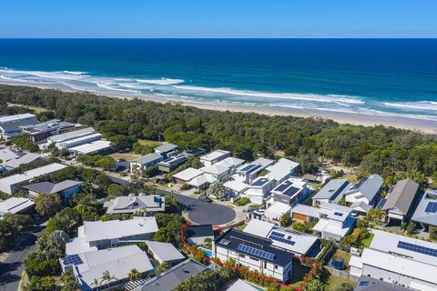 Ziba On Collins - Holiday Sunshine Coast 2
