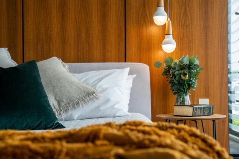 Ziba On Collins - Holiday Sunshine Coast 1