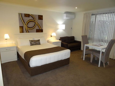 Zig Zag Motel - Sunshine Coast Tourism 0