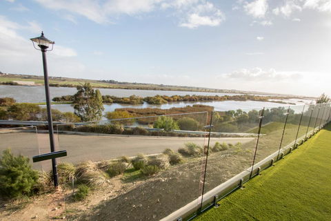 Serenity And Sweeping Murray River Views - Holiday Sunshine Coast 0