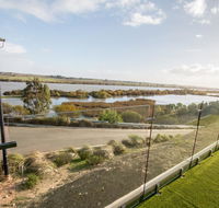 Serenity and sweeping Murray River views - Holiday Sunshine Coast