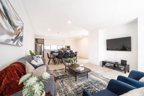 34 High End Quality Home - Glendalough - Sleeps 8 - Sunshine Coast Tourism 0