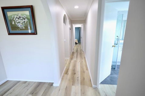 63 Family Home In Noranda Sleeps 8 - Sunshine Coast Tourism 4