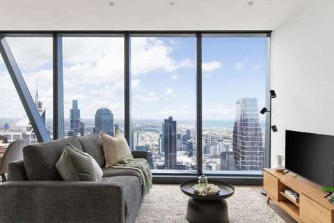A 2BR Apt With Amazing City Views, FREE Parking - Holiday Sunshine Coast 0